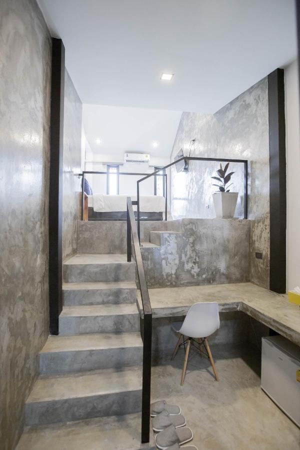 In My Place Cafotel Khlong Thom المظهر الخارجي الصورة
